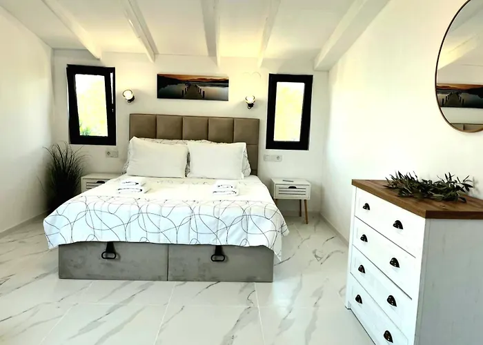 Villa Kristalia Szkála Szotírosz