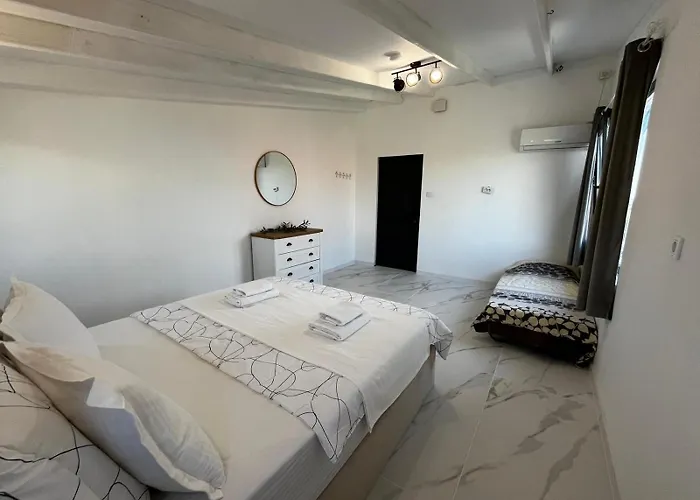 Kristalia Szkála Szotírosz