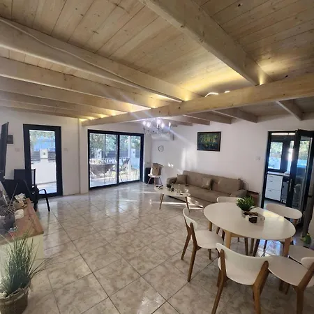 Kristalia Villa
